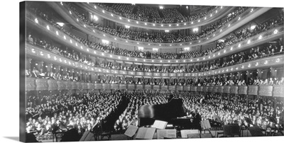 Metropolitan Opera House during a concert by pianist Josef Hoffmann, Nov, 28, 1937