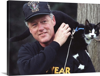 President Bill Clinton with Socks the Cat perched on his shoulder, March 7, 1995