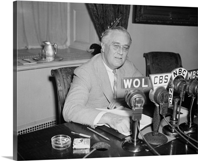 President Roosevelt Broadcasting Fireside Chat On May 26, 1940