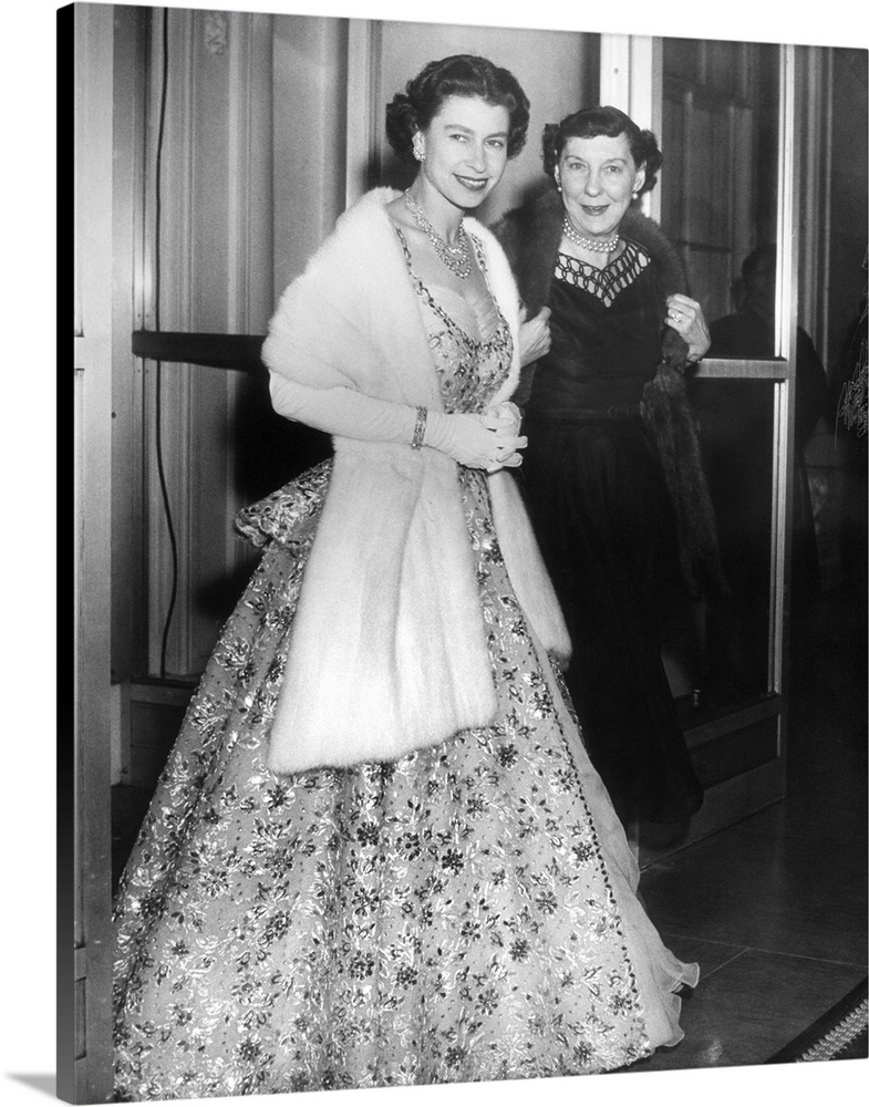 Queen Elizabeth II and Mamie Eisenhower in evening gowns at the British Embassy. Oct. 19, 1957.