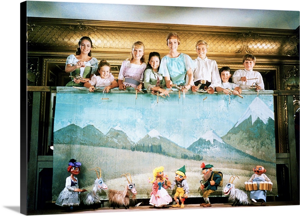 THE SOUND OF MUSIC, from left: Charmain Carr, Kym Karath, Heather Menzies, Angela Cartwright, Julie Andrews, Nicholas Hamm...