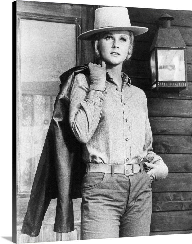 THE TRAIN ROBBERS, Ann-Margret, 1973