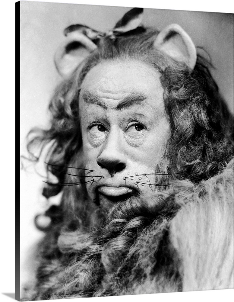 THE WIZARD OF OZ, Bert Lahr as the Cowardly Lion, 1939.
