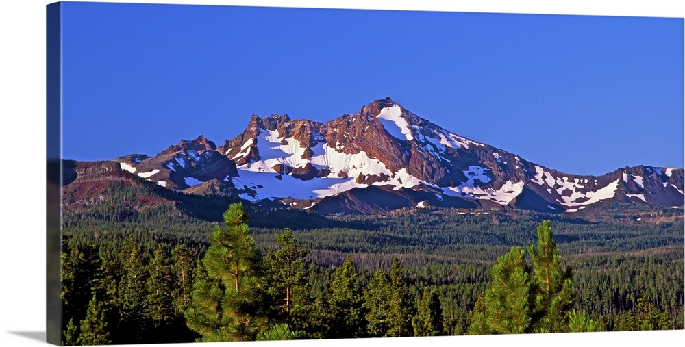 Broken Top mountain in the Cascade range in Oregon.