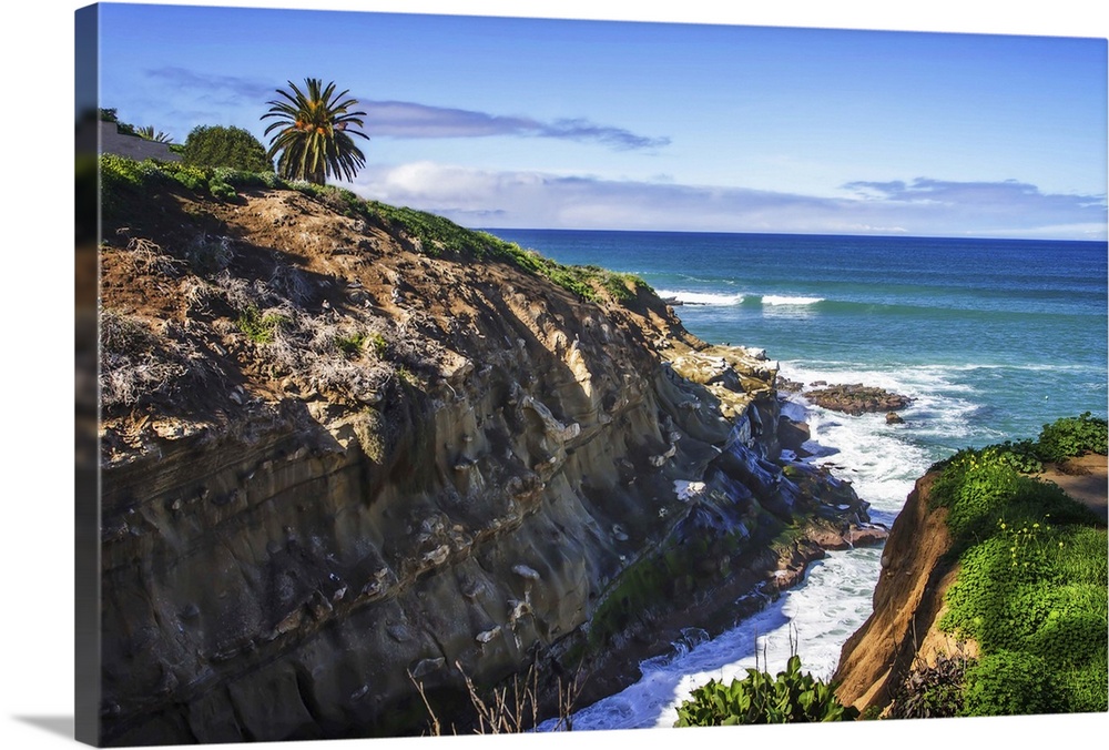 Landscape photograph of the hilly seashore in La Jolla, California.