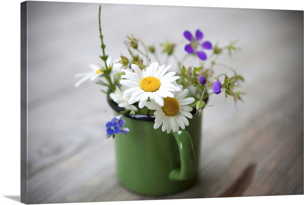 A simple bouquet of wild summer flowers