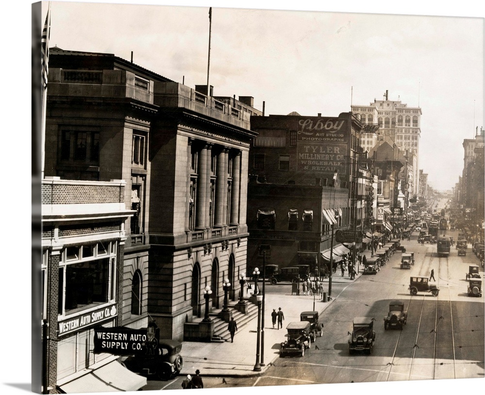 Washington: Looking east on Riverside Avenue from the Review Building on the principal business street of Spokane, Washing...