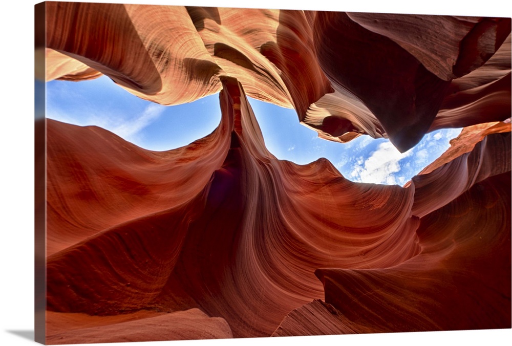 Antelope Canyon is a famuos Southwest slot canyon in Northern Arizona next to Page, AZ.  Lower Antelope Canyon is Hasdestw...