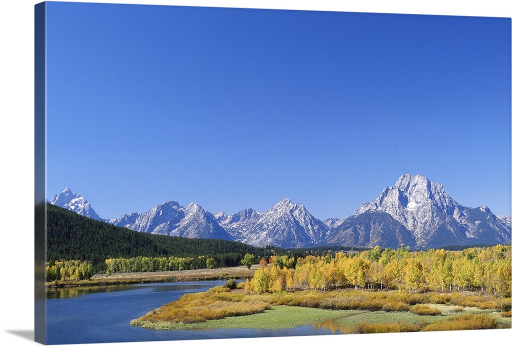 AUTUMN IN GRAND TETON NATIONAL PARK IN WYOMING