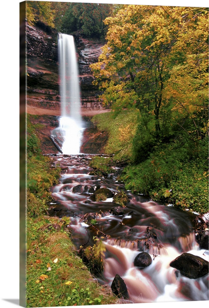 Munising Falls in autumn, upper peninsula of Michigan state, USA.