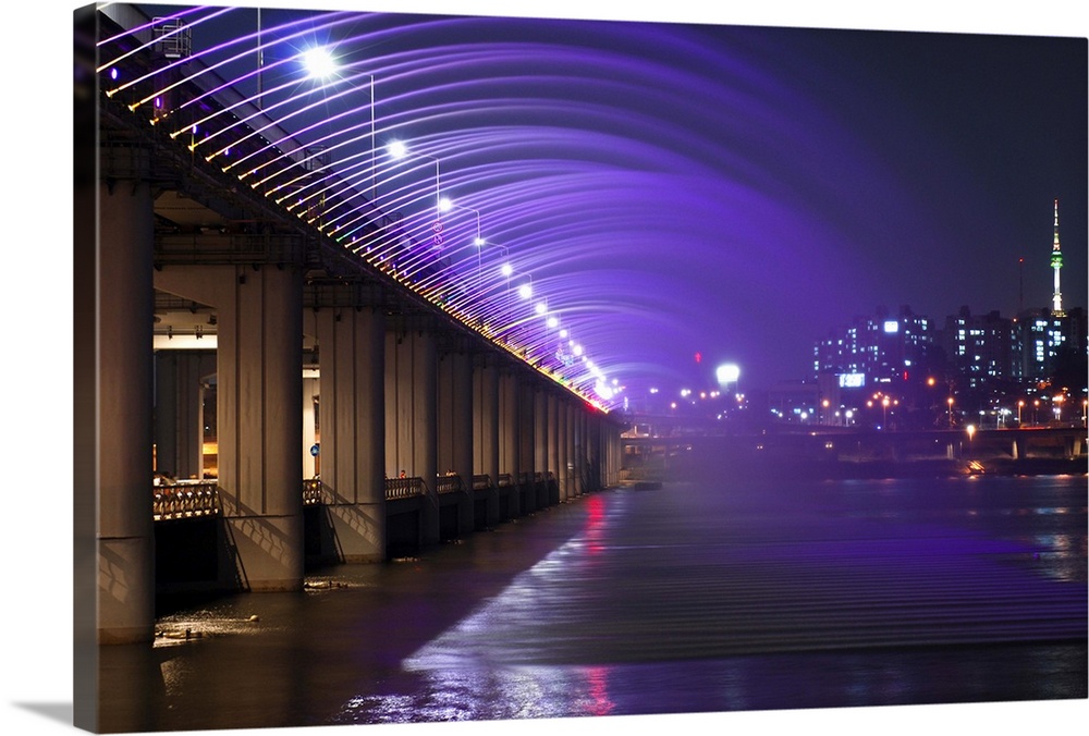 Banpo Bridge in Seoul, South Korea