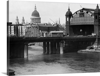 Cannon Street Railway Bridge And Station