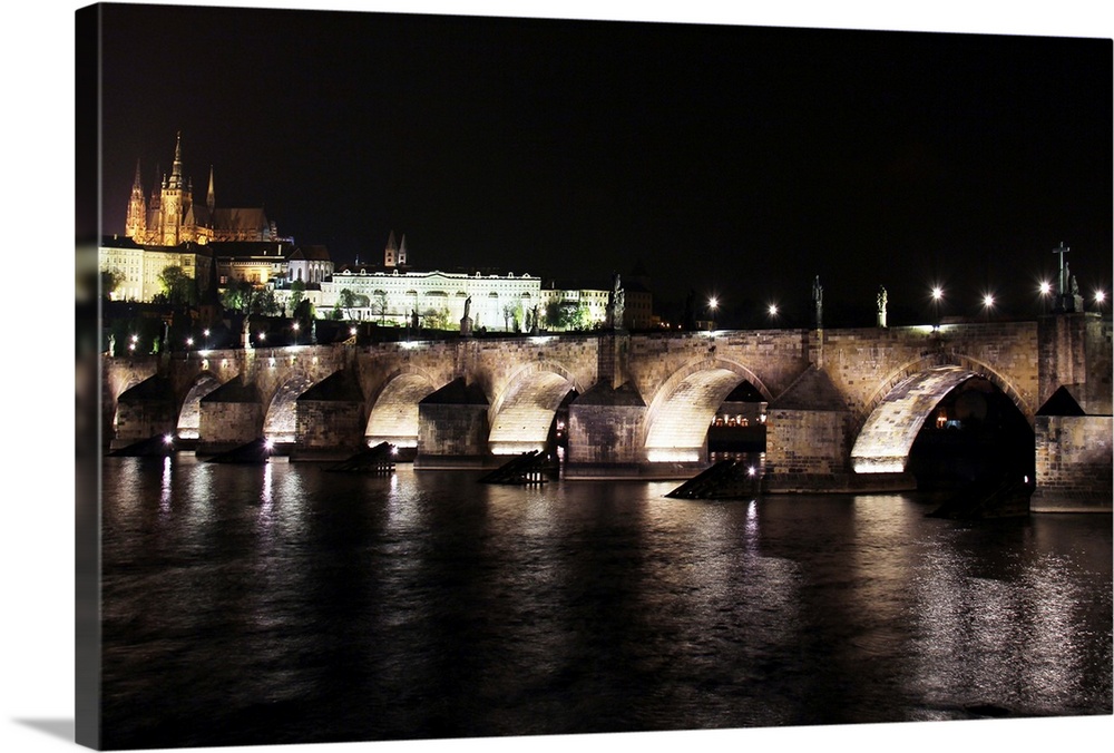 Night view of Charles Bridge and Prague castle