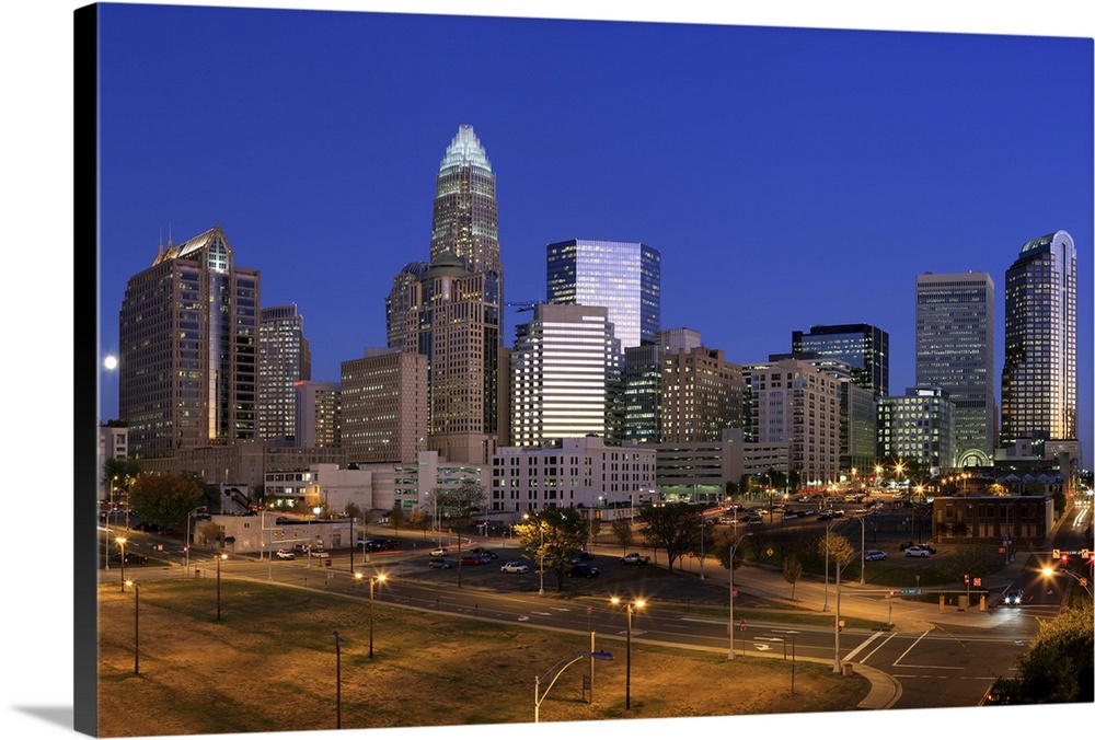Downtown Charlotte, North Carolina skyline at night