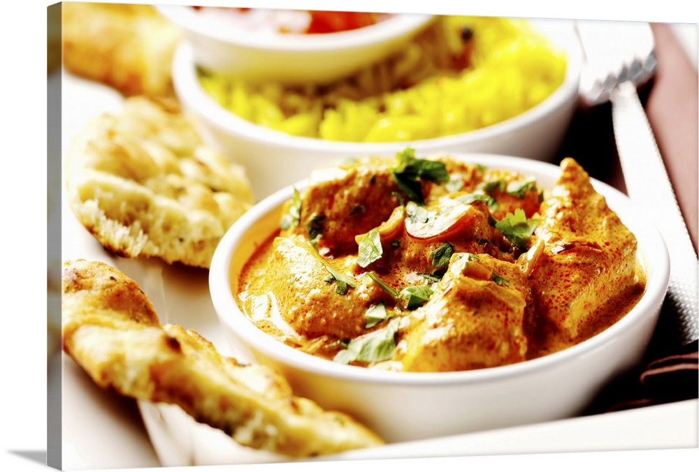 Chicken korma with naan bread