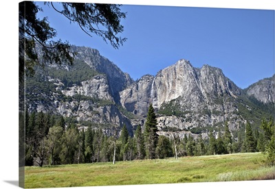 Daytime view of Yosemite National Park
