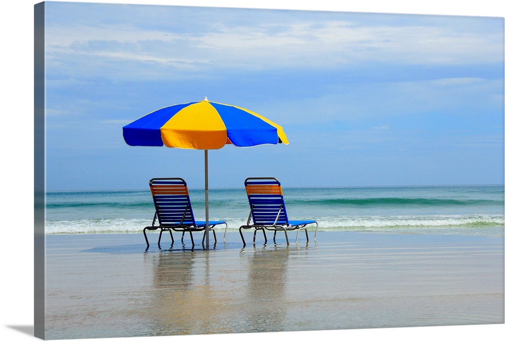 Vacation time at Daytona Beach, Florida. What more could you ask for than warm ocean breezes?