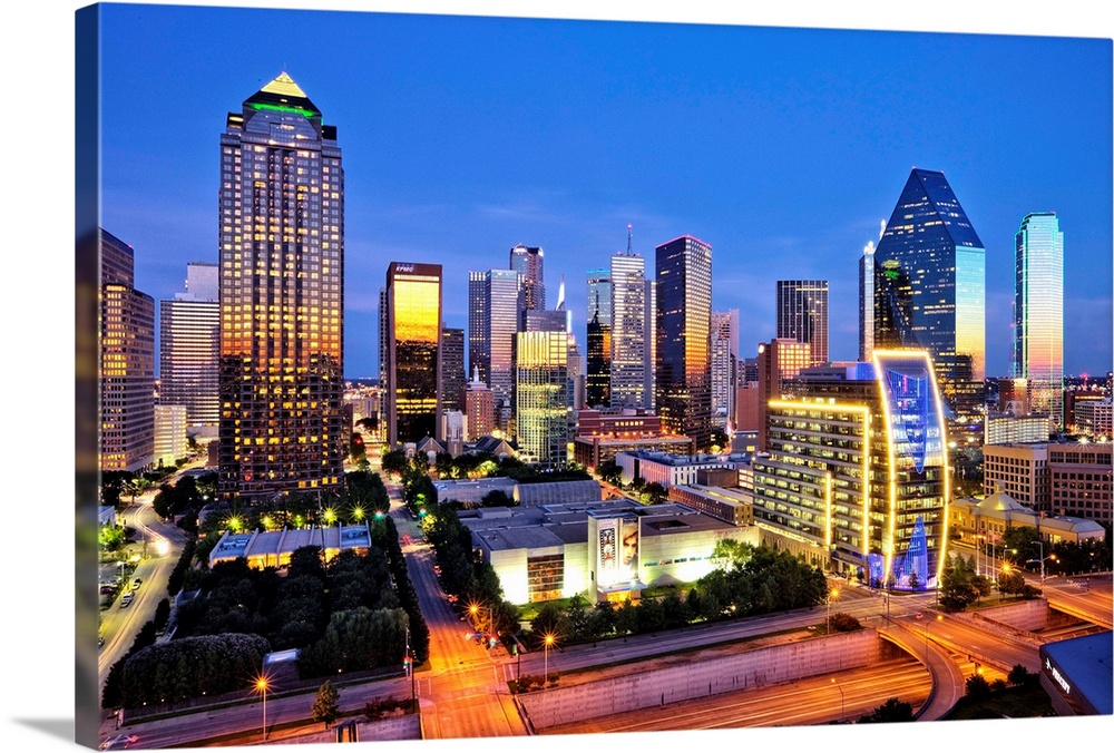 Downtown Dallas, TX skyline