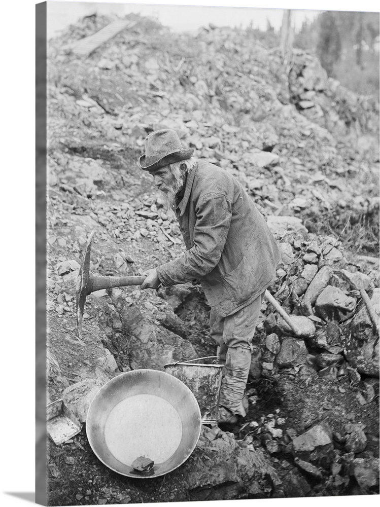 ca. 1900, Atlin, British Columbia, Canada --- Elderly Miner Named "Daddy" --- Image by .. Photo Collection Alexander Allan...
