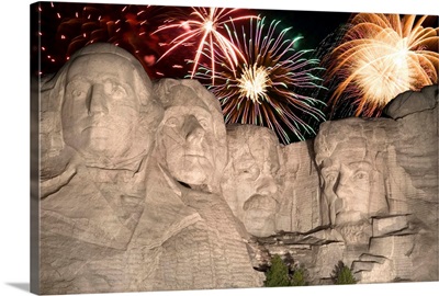Fireworks behind Mount Rushmore