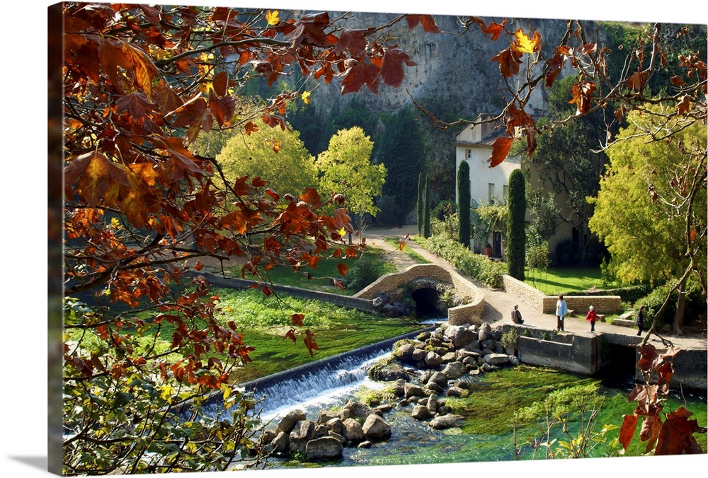 Fontaine-de-Vaucluse vert green paradise automne autumn landscape paysage brown nature water eau riviere river