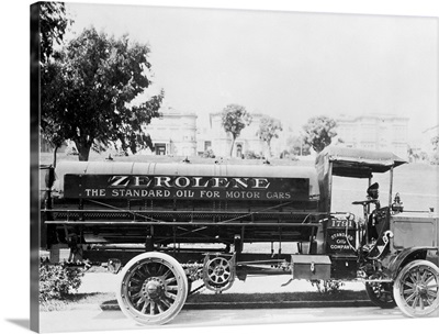 Fuel truck of the Standard Oil Company in California
