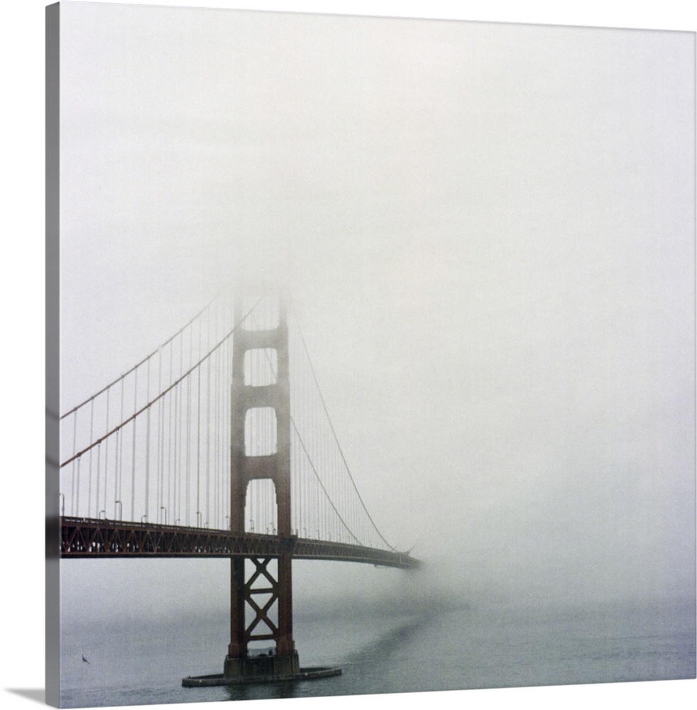 Golden gate bridge, San Francisco, California.
