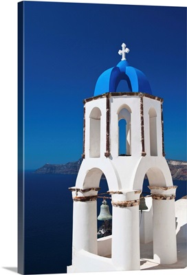 Greece, Cyclades Islands, Santorini, Oia, Church bell tower at coast