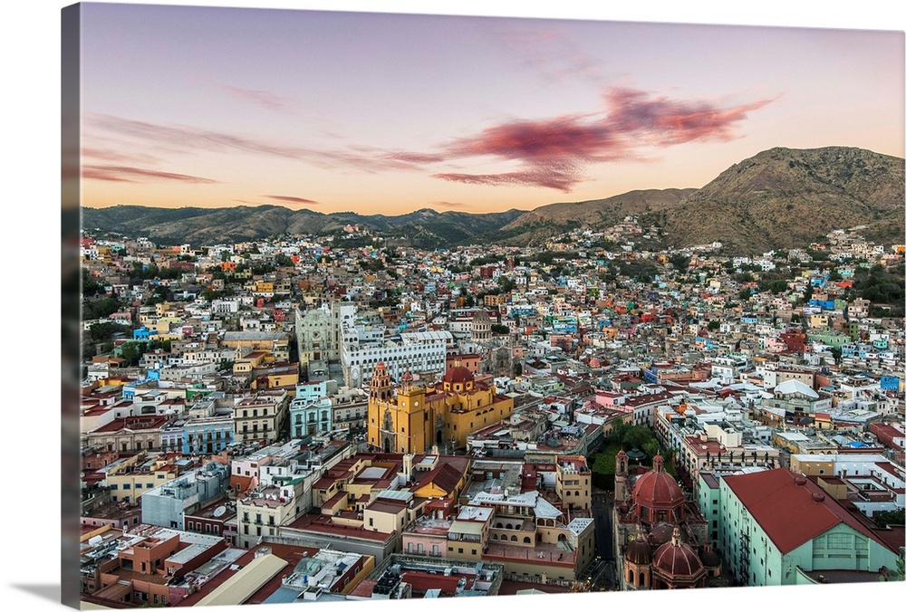 Mexico, Guanajuato, Guanajuato at Sunset