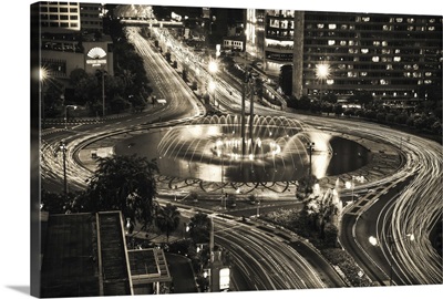 Hotel Indonesia Roundabout and fountains, and lighting at night in Jakarta, Indonesia.