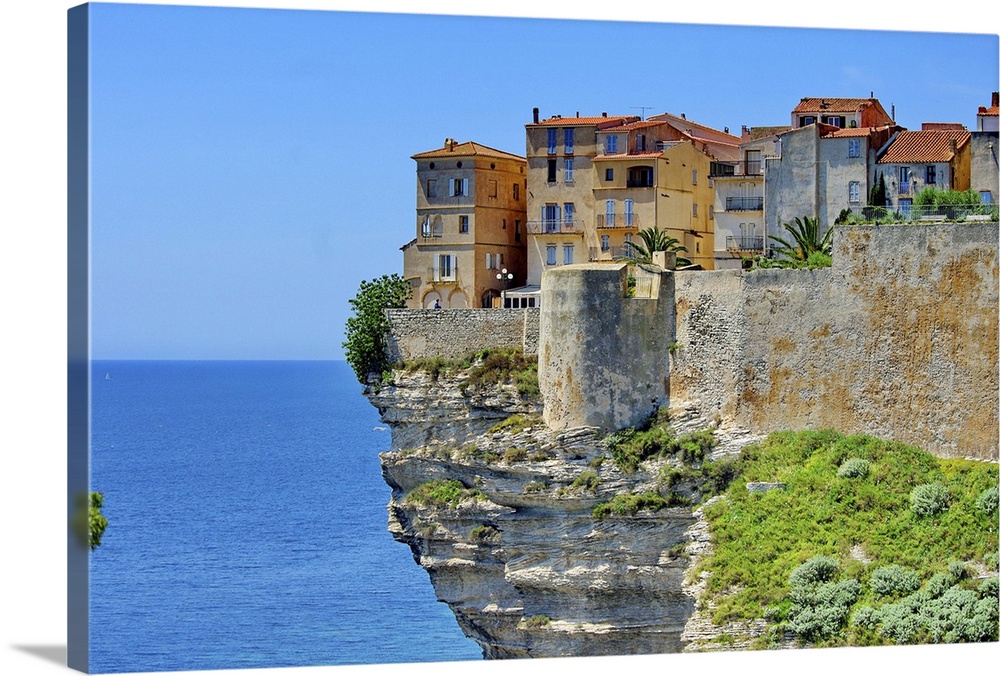 Houses at Bonifacio in Corsica is built on cliff.