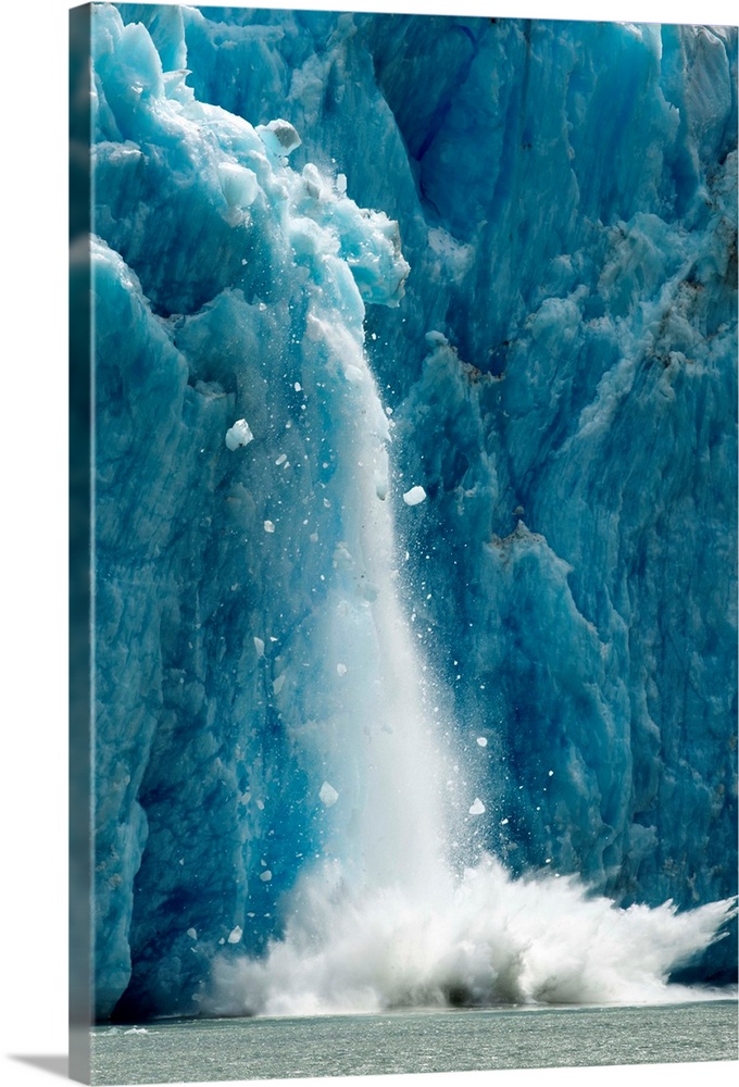USA, Alaska, Tracy Arm-Fords Terror Wilderness, Icebergs calve with massive splash from Dawes Glacier in Endicott Arm | Lo...