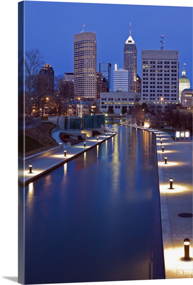 USA, Indiana, Indianapolis, Skyline with river