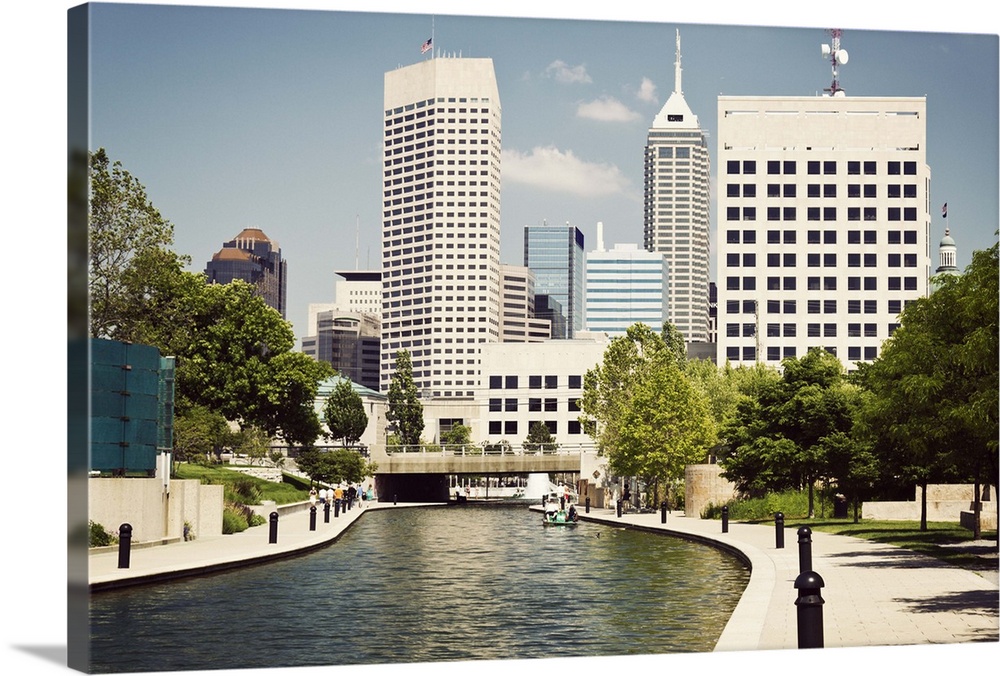 USA, Indiana, Indianapolis, View of canal and skyscrapers