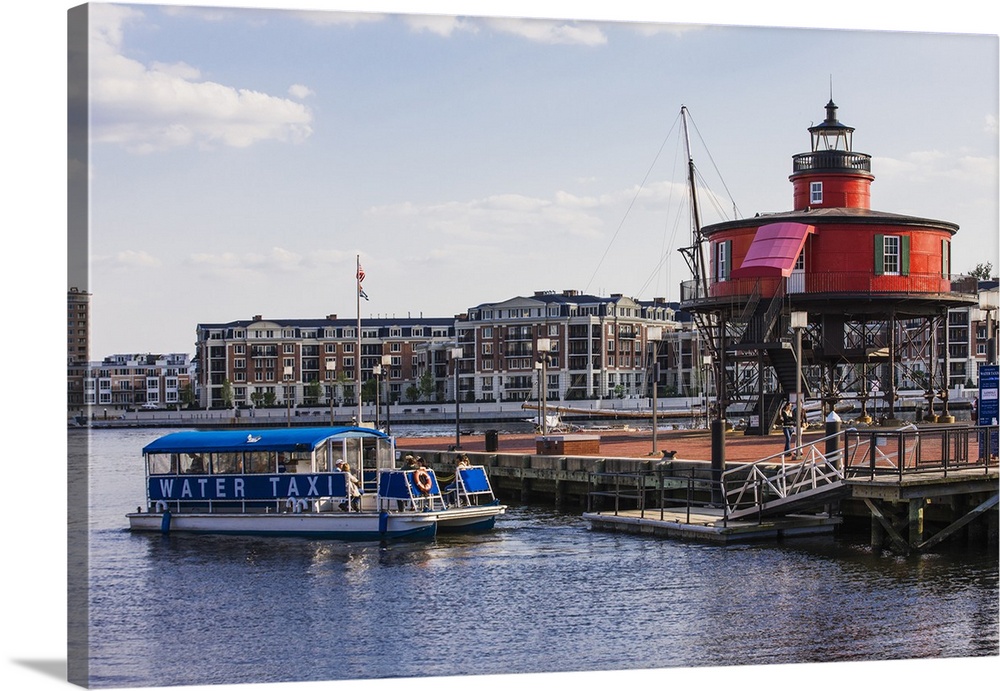 A water taxi near the Seven Foot Knoll Lighthouse