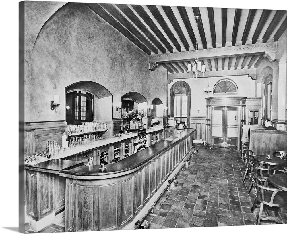A typical bar of the 1920's. Photo by Boyette.