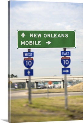 Interstate sign for Mobile and New Orleans