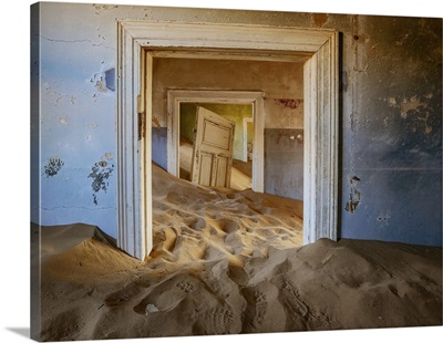 Invading Sand In Kolmanskoppe