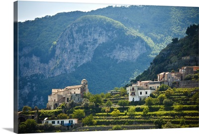 Italy, Amalfi Coast, Ravello, Town building on hill