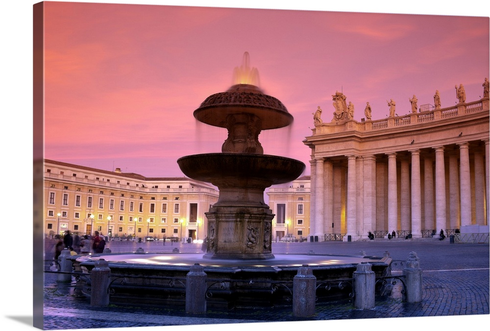 Italy, Rome, Vatican, Saint Peter's Square at sunrise