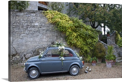 Just married wedding car in Italy