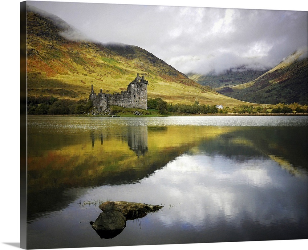 Kilchurn castle in Scotland. Wall Art, Canvas Prints, Framed Prints
