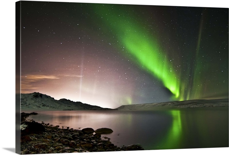 Kleifarvatn Lake And Great Aurora Borealis 