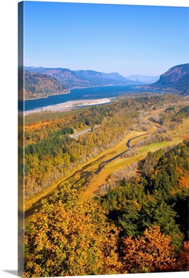 Looking East up the Columbia River, Columbia River Gorge National Scenic Area, Oregon