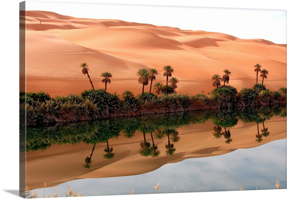 Lac-Oasis de MAFO, le lac qui change de couleur selon la saison, situ.. dans l'Erg Ubari dans la r..gion sud de la Libye.