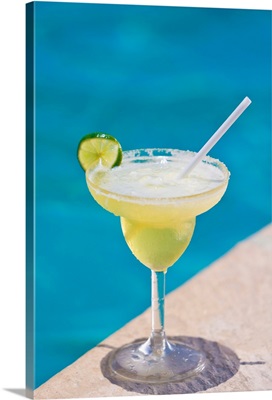 Margarita by the poolside, Mexico