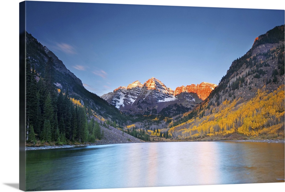 Sunrise at Maroon Mountain in Colorado