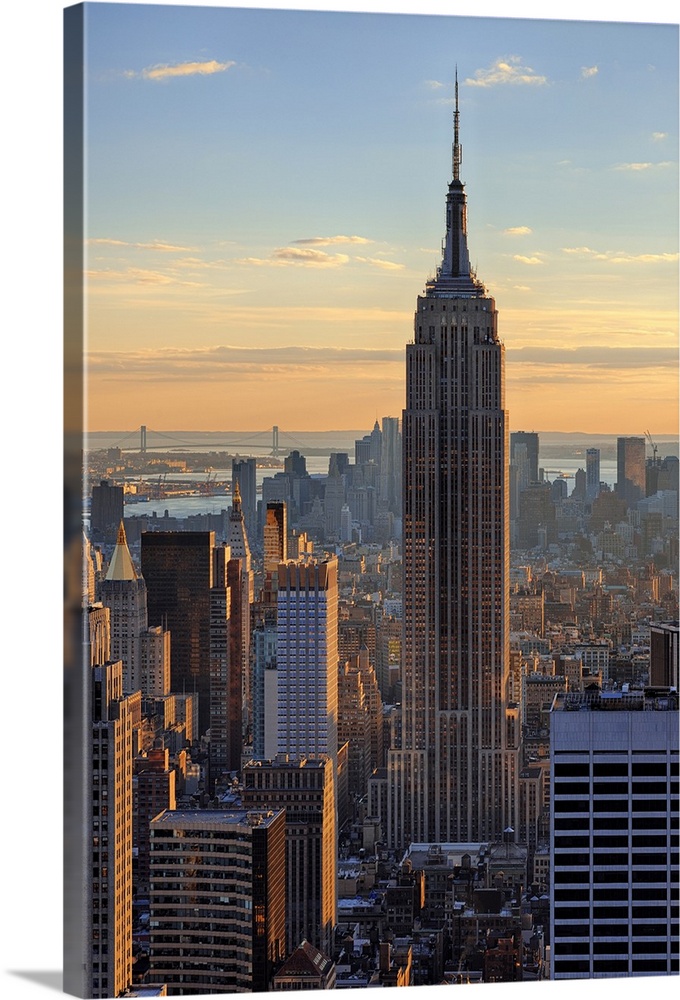 USA, New York State, New York City, View of Empire State Building at Manhattan
