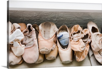 Pairs of pointe shoes