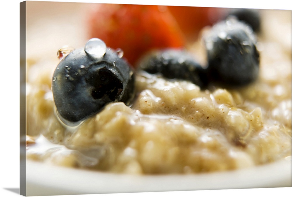 Porridge with berries, close-up